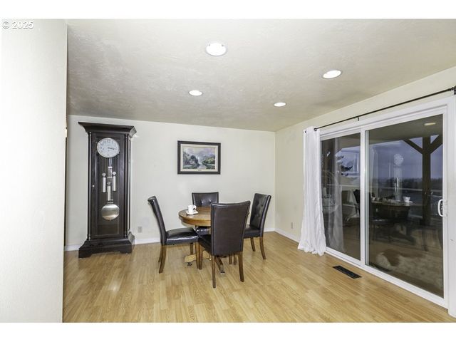 2918 Se MARANATHA Ct, Turner, OR 97392