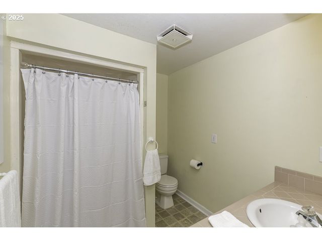 2918 Se MARANATHA Ct, Turner, OR 97392