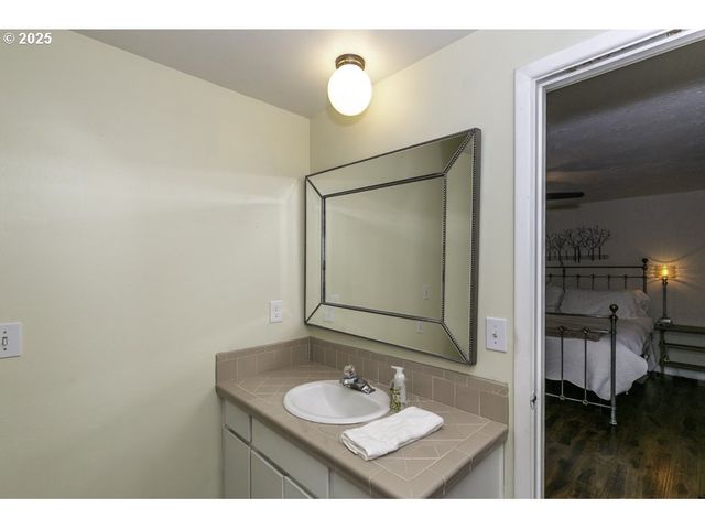 2918 Se MARANATHA Ct, Turner, OR 97392