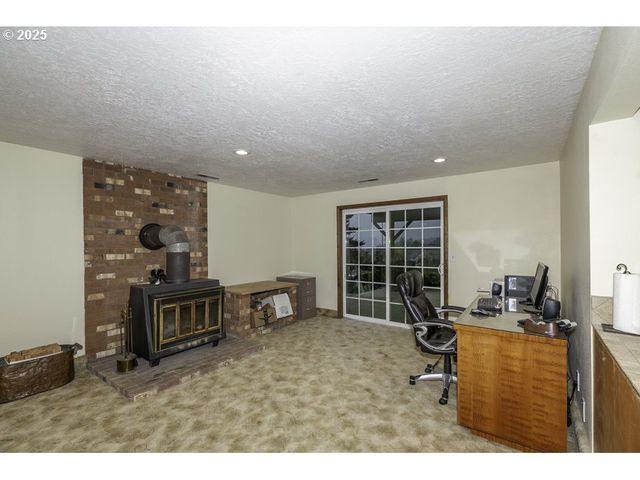 2918 Se MARANATHA Ct, Turner, OR 97392