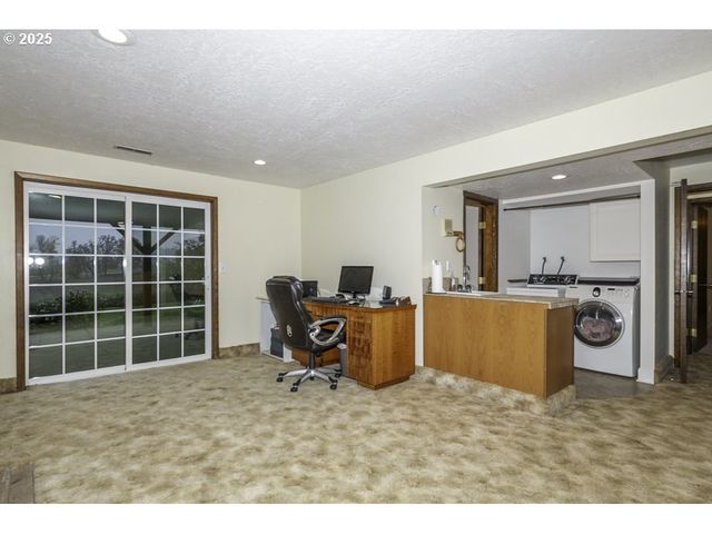 2918 Se MARANATHA Ct, Turner, OR 97392