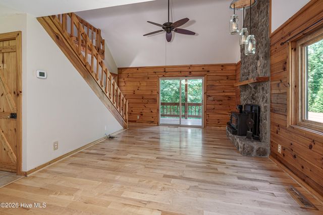 44 Red Wolf Trail, Blairsville, GA 30512