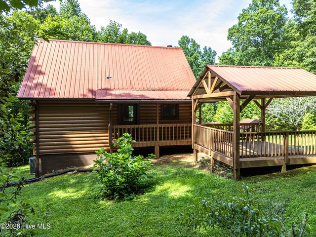 44 Red Wolf Trail, Blairsville, GA 30512