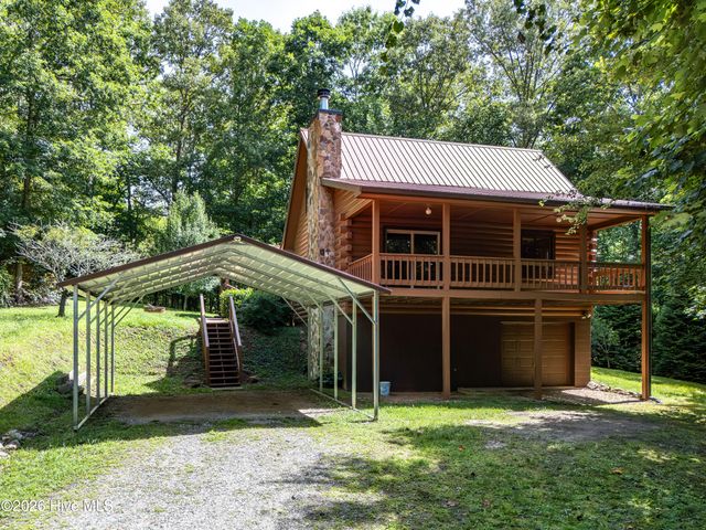 44 Red Wolf Trail, Blairsville, GA 30512