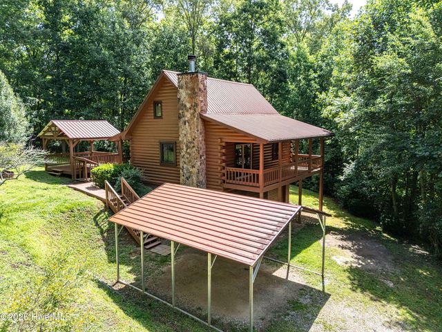 44 Red Wolf Trail, Blairsville, GA 30512
