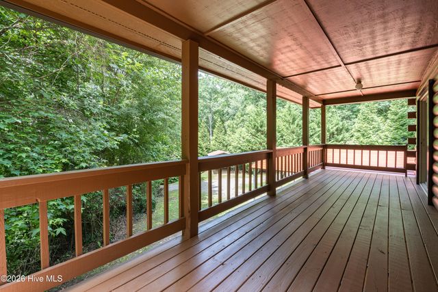 44 Red Wolf Trail, Blairsville, GA 30512