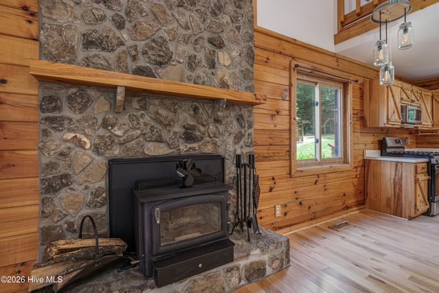 44 Red Wolf Trail, Blairsville, GA 30512