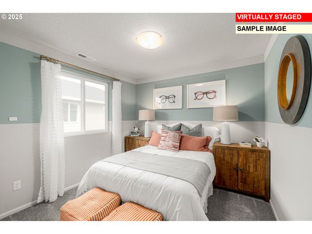 1135 Clemson St, Woodburn, OR 97071