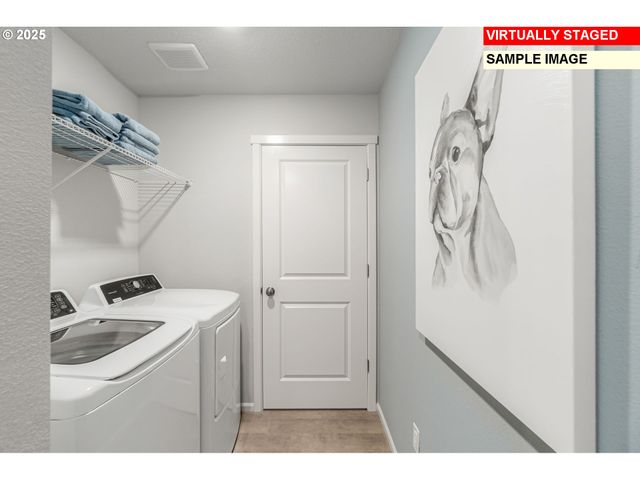 1135 Clemson St, Woodburn, OR 97071