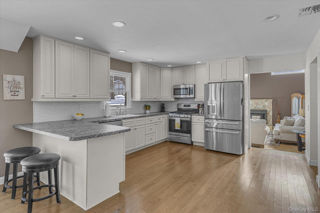 15 Eton Road, Farmingville, NY 11738