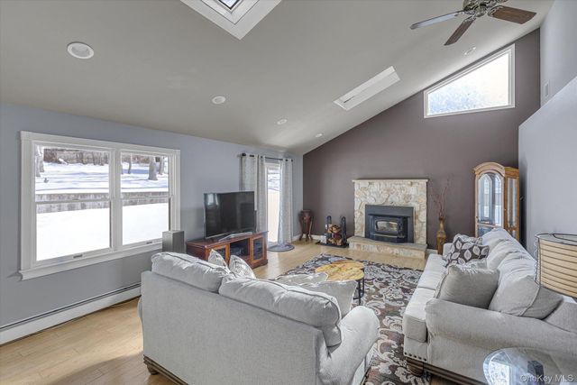 15 Eton Road, Farmingville, NY 11738