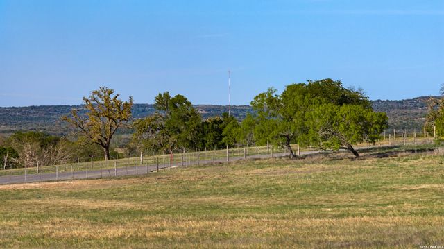 0005 Clearwater, Comfort, TX 78006