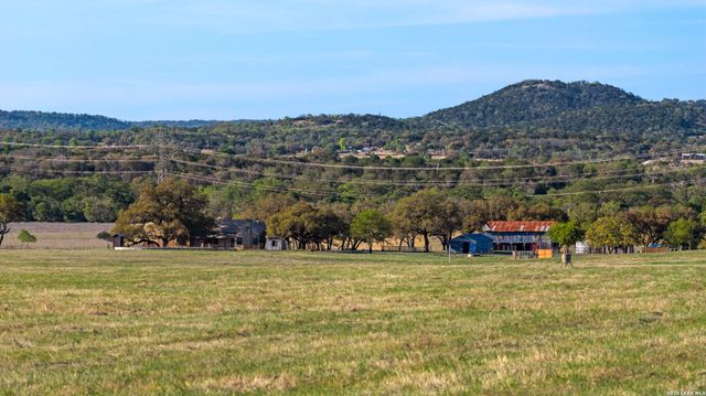 0005 Clearwater, Comfort, TX 78006
