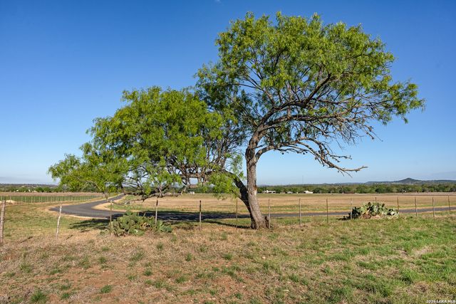 0005 Clearwater, Comfort, TX 78006