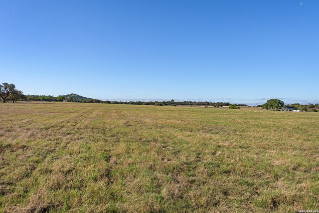 0005 Clearwater, Comfort, TX 78006