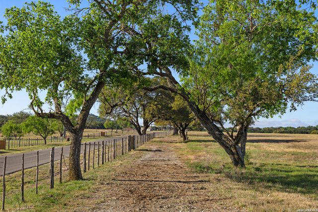 0005 Clearwater, Comfort, TX 78006