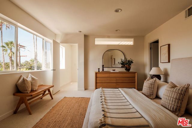 691 Mildred Avenue 2, Los Angeles, CA 90291
