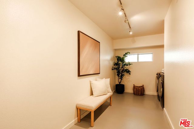 691 Mildred Avenue 2, Los Angeles, CA 90291
