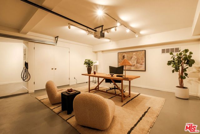 691 Mildred Avenue 2, Los Angeles, CA 90291