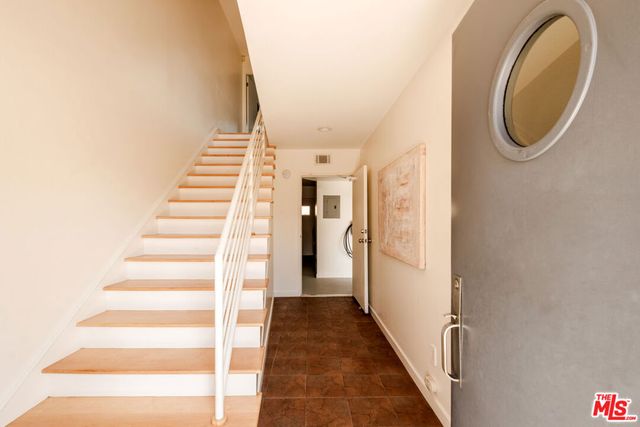 691 Mildred Avenue 2, Los Angeles, CA 90291