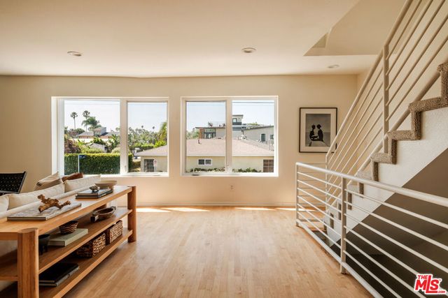 691 Mildred Avenue 2, Los Angeles, CA 90291