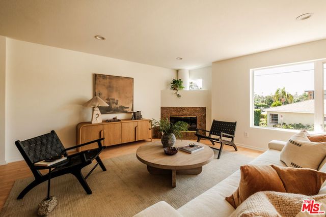 691 Mildred Avenue 2, Los Angeles, CA 90291
