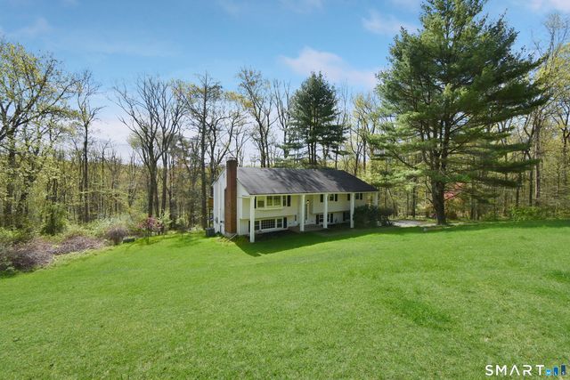 12 Crane Place, Simsbury, CT 06070