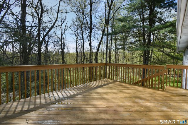 12 Crane Place, Simsbury, CT 06070