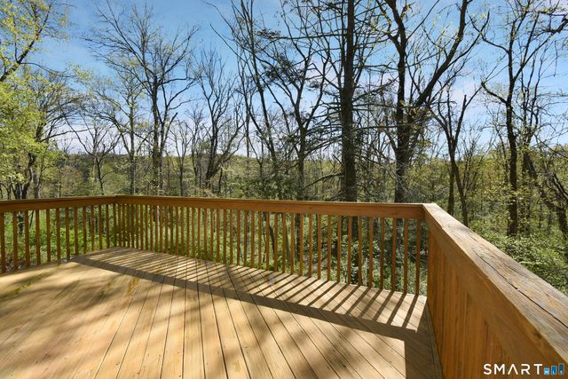 12 Crane Place, Simsbury, CT 06070