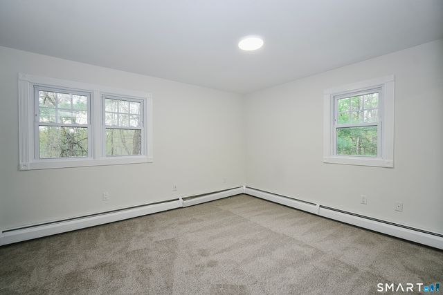 12 Crane Place, Simsbury, CT 06070