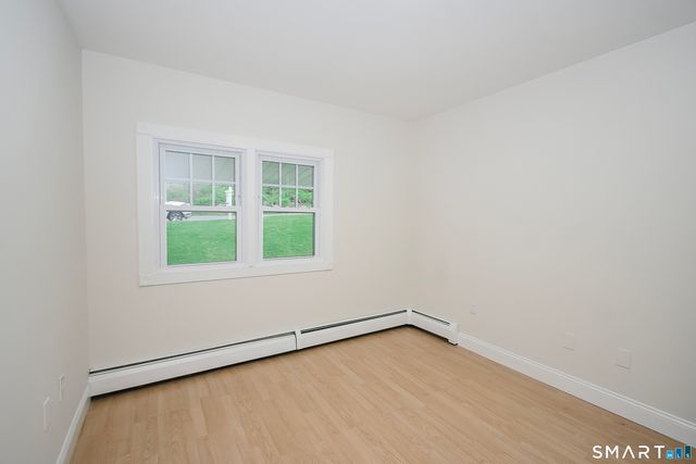 12 Crane Place, Simsbury, CT 06070