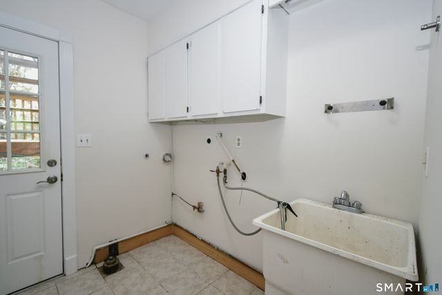 12 Crane Place, Simsbury, CT 06070