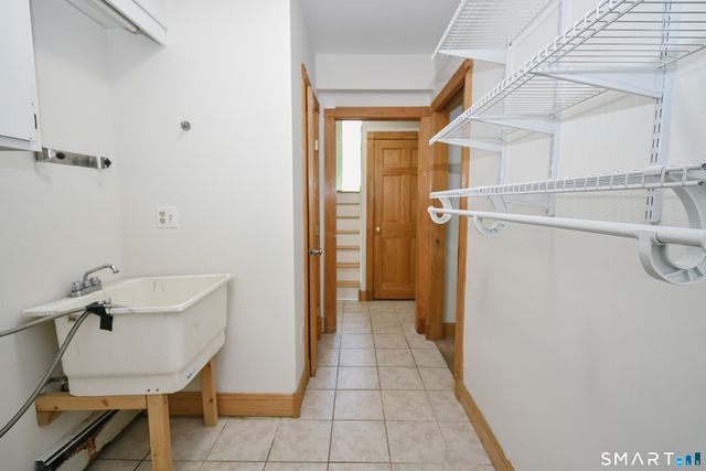 12 Crane Place, Simsbury, CT 06070