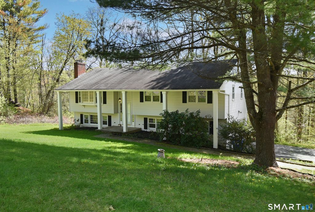 12 Crane Place, Simsbury, CT 06070