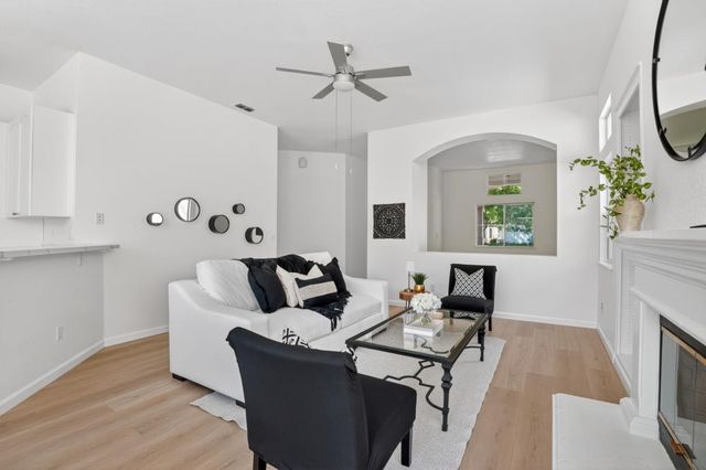 2313 Dinwiddie Way, Elk Grove, CA 95758
