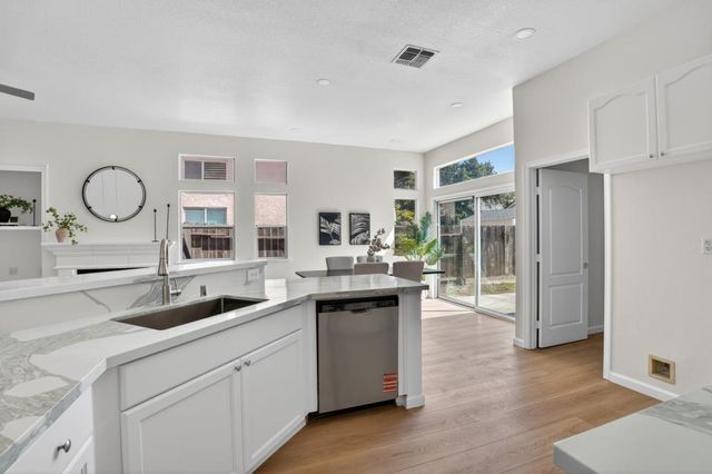 2313 Dinwiddie Way, Elk Grove, CA 95758