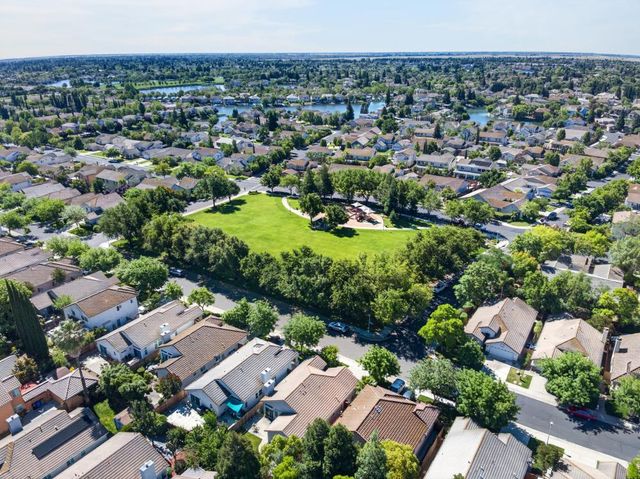 2313 Dinwiddie Way, Elk Grove, CA 95758