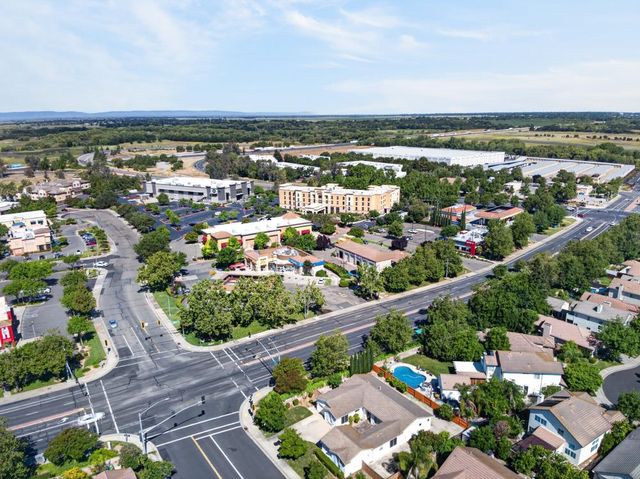 2313 Dinwiddie Way, Elk Grove, CA 95758