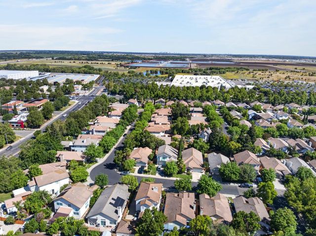 2313 Dinwiddie Way, Elk Grove, CA 95758