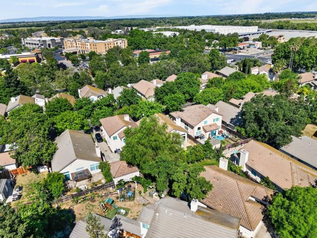 2313 Dinwiddie Way, Elk Grove, CA 95758