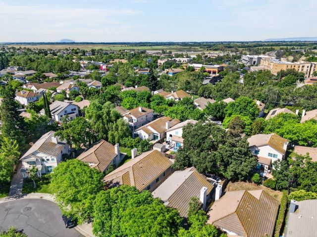 2313 Dinwiddie Way, Elk Grove, CA 95758