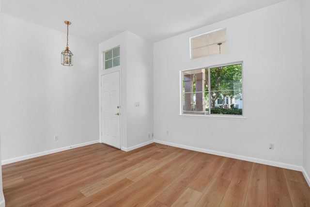 2313 Dinwiddie Way, Elk Grove, CA 95758