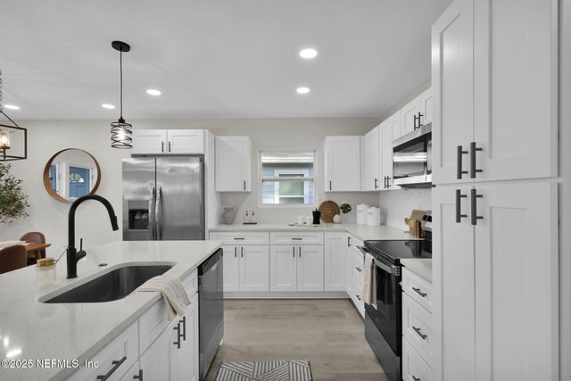 4646 HUNT Street, Jacksonville, FL 32254