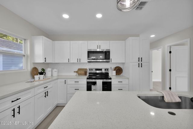 4646 HUNT Street, Jacksonville, FL 32254