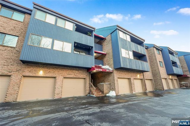 2213 Hilltop Road, Mahwah, NJ 07430