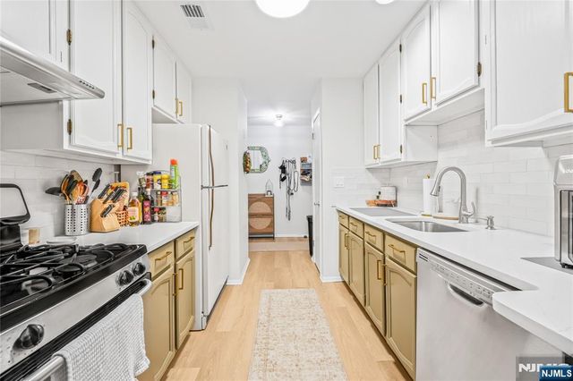 2213 Hilltop Road, Mahwah, NJ 07430