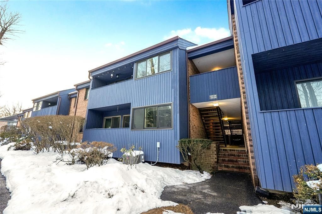 2213 Hilltop Road, Mahwah, NJ 07430