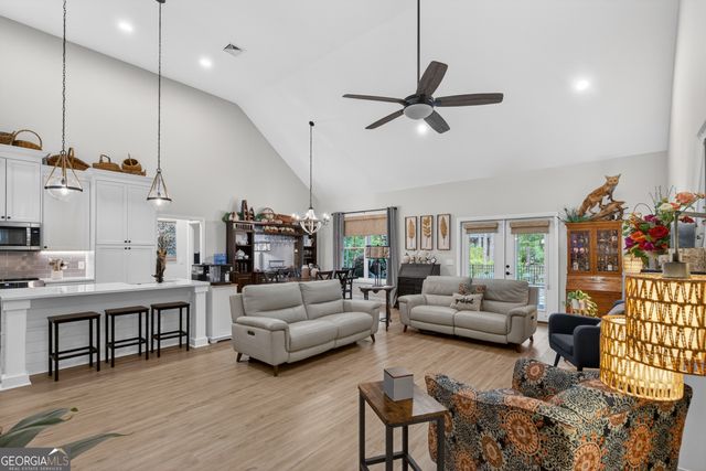 218 Eagle Crest Drive, Waverly, GA 31565