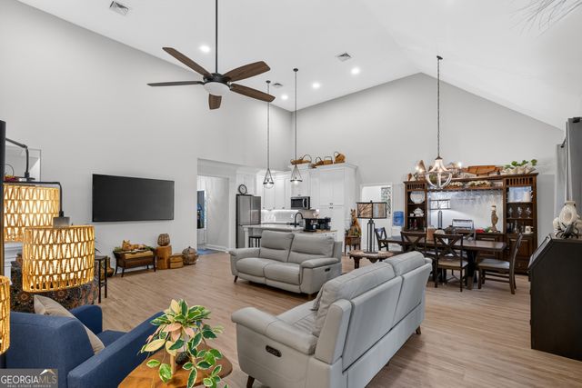218 Eagle Crest Drive, Waverly, GA 31565