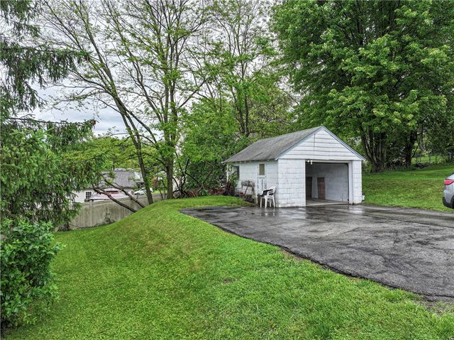 425 California Ave, Monroeville, PA 15146